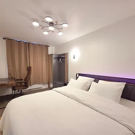 Appartement Design Balnéo - Lit King Size - Garage Privé *
