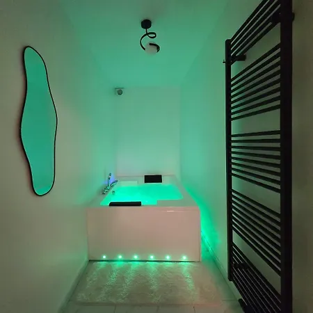 Design Balnéo - Lit King Size - Garage Privé Tournai
